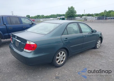 2005 Toyota Camry Xle V6 из США, поврежденный, VIN 4T1BF30K15U090278